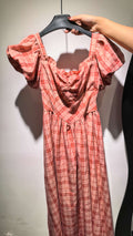 Large-size pink plaid skirt
